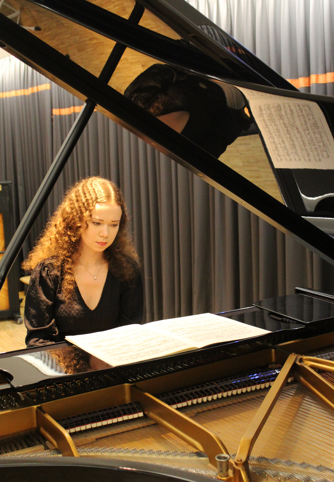 Preisträger der Klavierklasse Leonid Schick musizieren im Rimolini-Saal