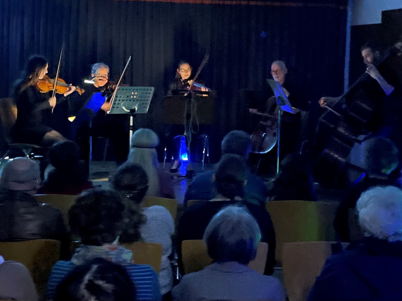 Lights out! Ein Dunkelkonzert für die besondere sinnliche Wahrnehmung an der MuKs Karlsdorf-Neuthard